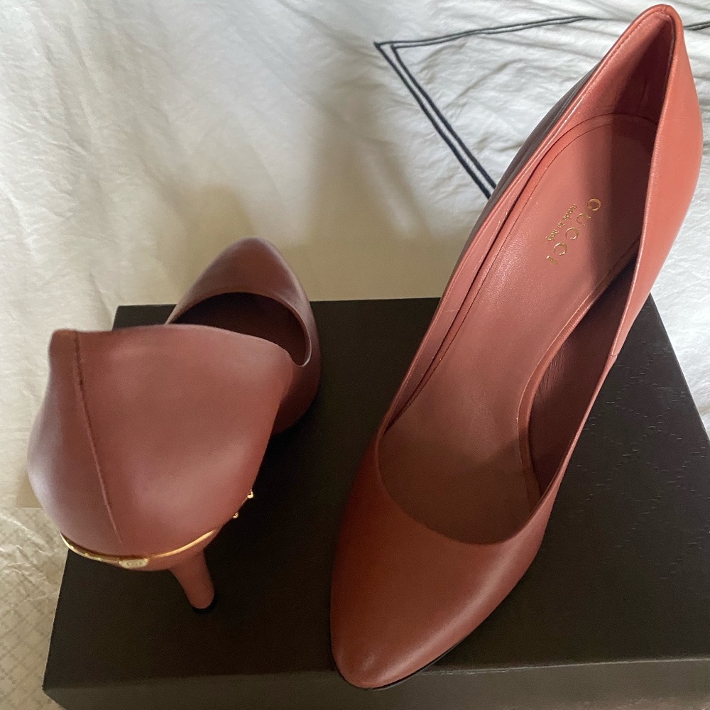 NIB Gucci Horsebit Gold Accent Leather Pumps Heels Women's Size: 39.5 Neutral - Picture 6 of 13
